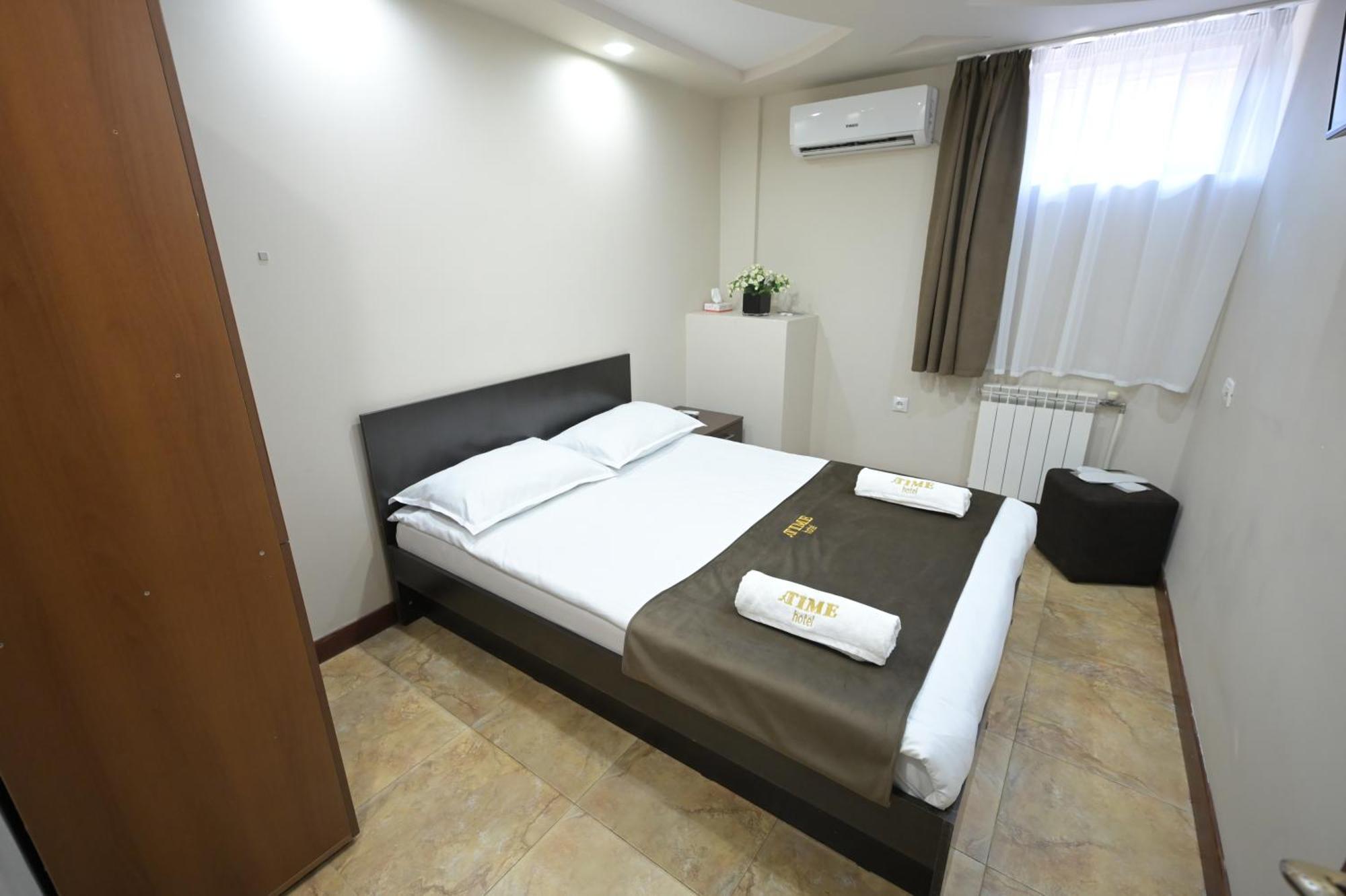 Time Hotel & Tours Ереван Экстерьер фото
