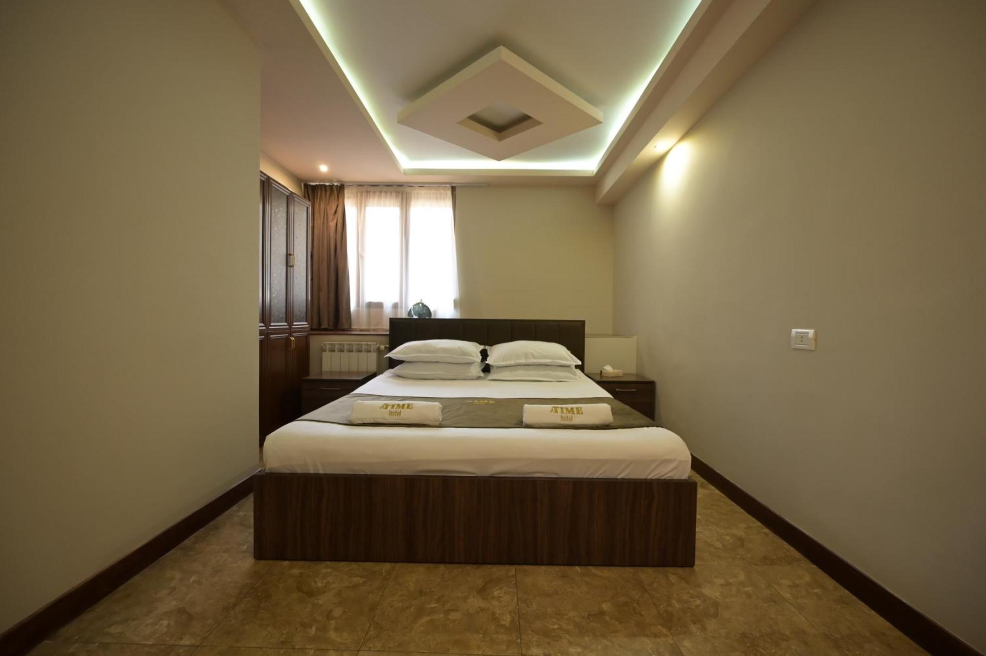 Time Hotel & Tours Ереван Экстерьер фото