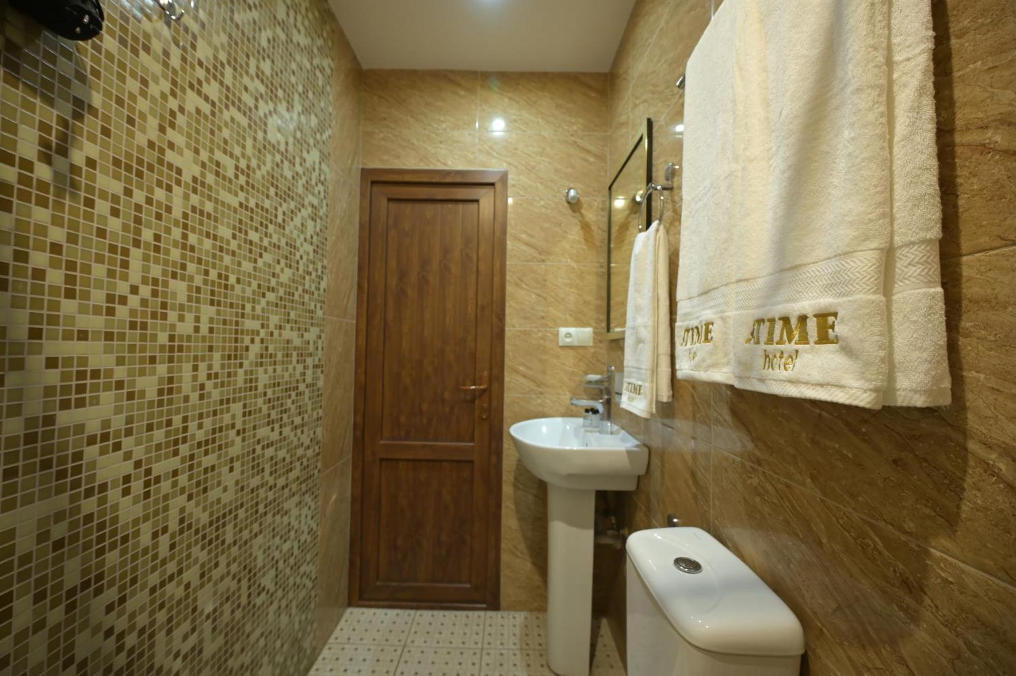 Time Hotel & Tours Ереван Экстерьер фото